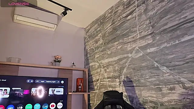 Melany Luv online show from 04-05-26, 09:43