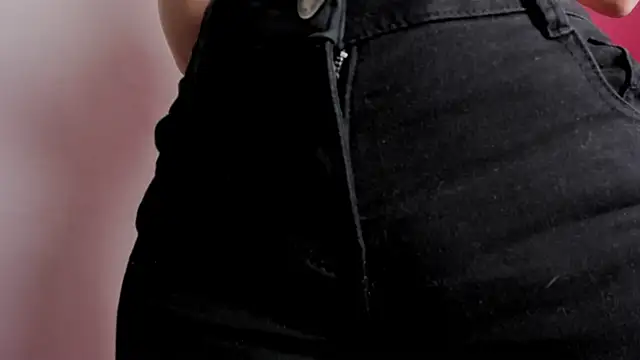 Melany Luv online show from 10-25-25, 09:04