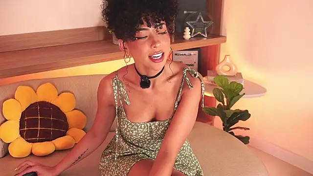Snapshot of OSHUN_ chatting on 05-21-26, 12:46 OSHUN online show from 05-21-26, 12:46