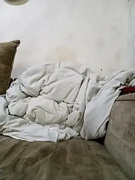 Snapshot of Sue_sexy chatting on 03-22-25, 07:04 Sue sexy online show from 03-22-25, 07:04