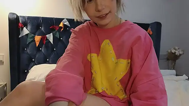 Moon Lollie  online show from 01-12-26, 08:10