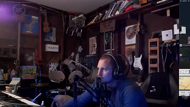 Snapshot of itsjameswebbscope chatting on 11-15-25, 02:26 itsjameswebbscope online show from 11-15-25, 02:26