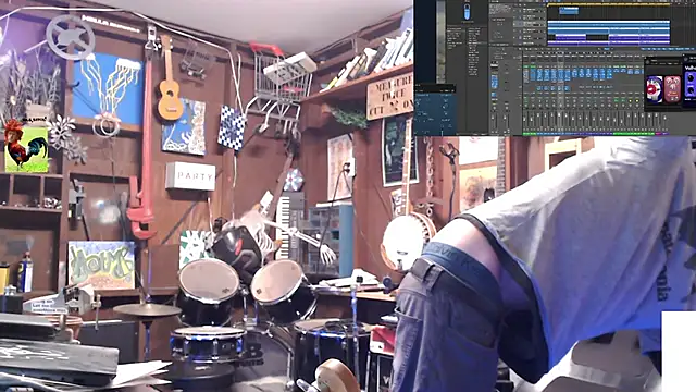 Snapshot of itsjameswebbscope chatting on 11-06-25, 11:42 itsjameswebbscope online show from 11-06-25, 11:42