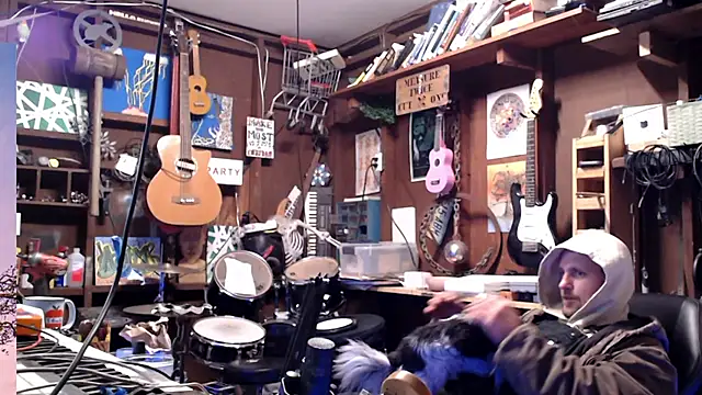 Snapshot of itsjameswebbscope chatting on 11-25-25, 01:00 itsjameswebbscope online show from 11-25-25, 01:00