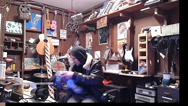 Snapshot of itsjameswebbscope chatting on 12-20-25, 11:46 itsjameswebbscope online show from 12-20-25, 11:46