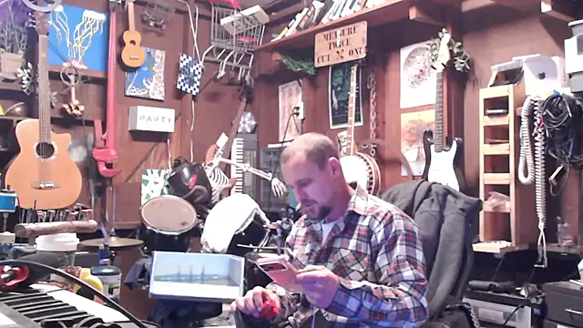 Snapshot of itsjameswebbscope chatting on 10-28-25, 08:13 itsjameswebbscope online show from 10-28-25, 08:13