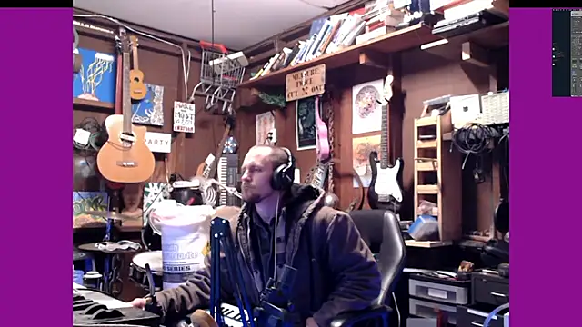 Snapshot of itsjameswebbscope chatting on 11-28-25, 07:30 itsjameswebbscope online show from 11-28-25, 07:30