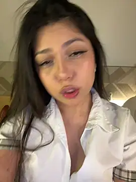 Snapshot of Maii_chan chatting on 03-11-26, 03:44 Maii chan online show from 03-11-26, 03:44
