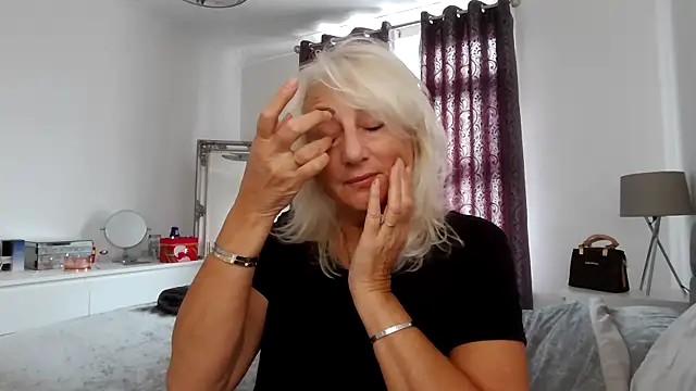 TanyaTaylor45 online show from 10-31-25, 12:13