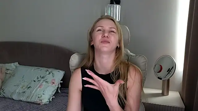 Snapshot of IsabelAllen chatting on 07-25-26, 11:05 IsabelAllen online show from 07-25-26, 11:05