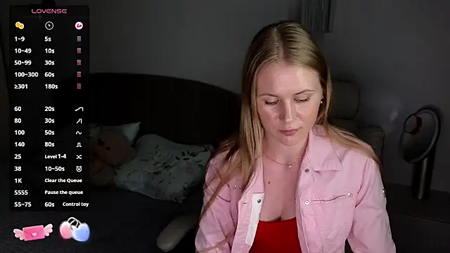 Snapshot of IsabelAllen chatting on 06-15-26, 03:44 IsabelAllen online show from 06-15-26, 03:44
