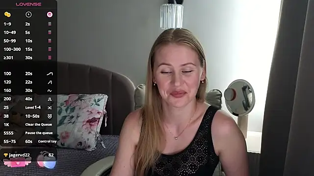 Snapshot of IsabelAllen chatting on 07-14-26, 02:23 IsabelAllen online show from 07-14-26, 02:23