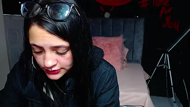 Violettasquirt online show from 03-05-26, 01:51