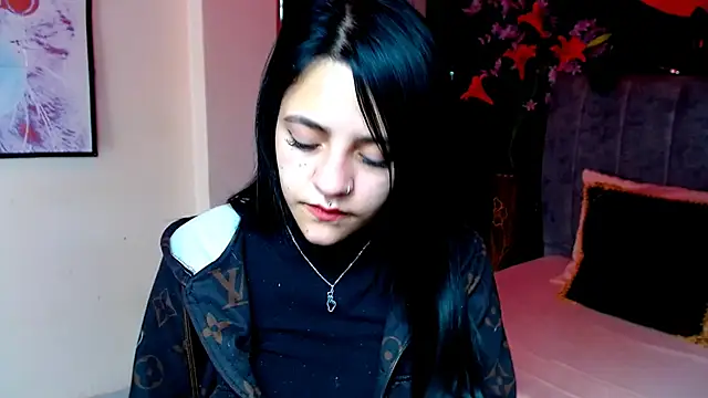 Violettasquirt online show from 12-01-25, 01:56