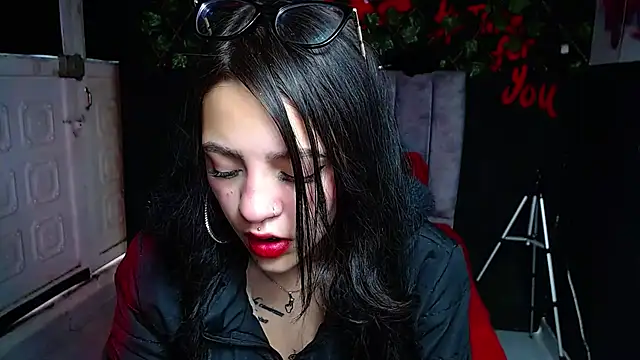 Violettasquirt online show from 05-07-26, 05:16