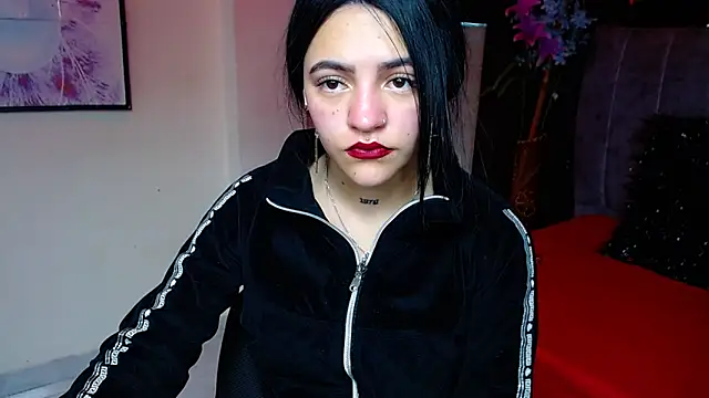 Violettasquirt online show from 11-12-25, 01:48