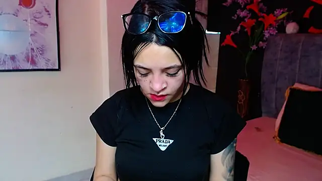 Violettasquirt online show from 11-27-25, 03:23