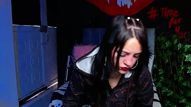 Violettasquirt online show from 04-13-26, 01:26