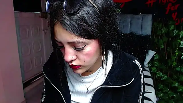 Violettasquirt online show from 04-16-26, 01:45