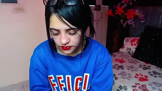 Violettasquirt online show from 12-19-25, 02:41