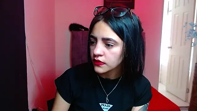 Violettasquirt online show from 10-23-25, 03:32