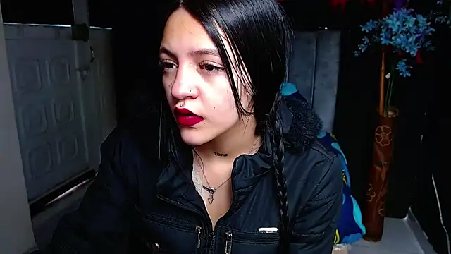 Violettasquirt online show from 03-10-26, 01:59