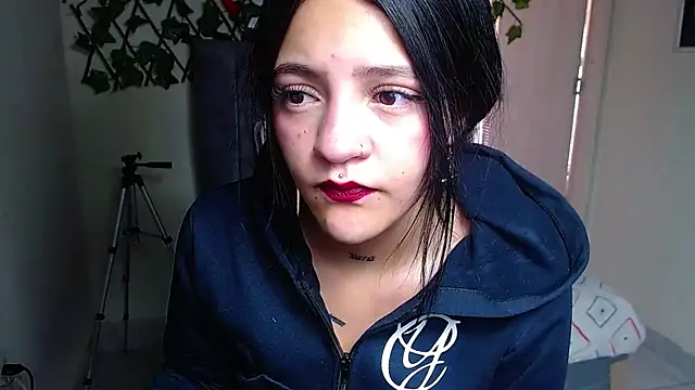 Violettasquirt online show from 06-10-26, 01:45
