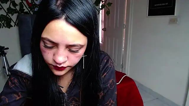 Violettasquirt online show from 05-26-26, 02:04