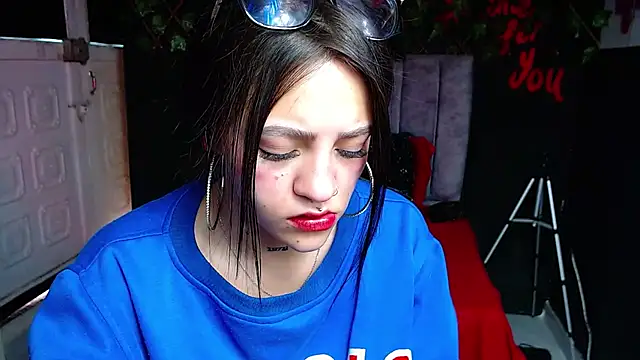Violettasquirt online show from 05-08-26, 01:37
