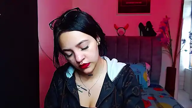 Violettasquirt online show from 10-04-25, 01:23