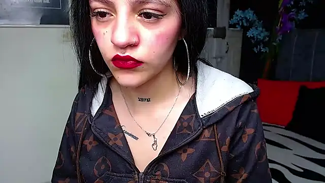 Violettasquirt online show from 02-18-26, 01:40