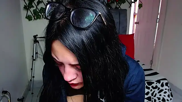 Violettasquirt online show from 06-17-26, 01:43