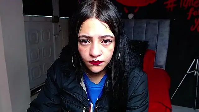 Violettasquirt online show from 03-19-26, 01:44