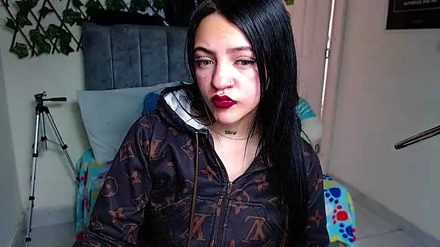 Violettasquirt online show from 07-06-26, 04:53