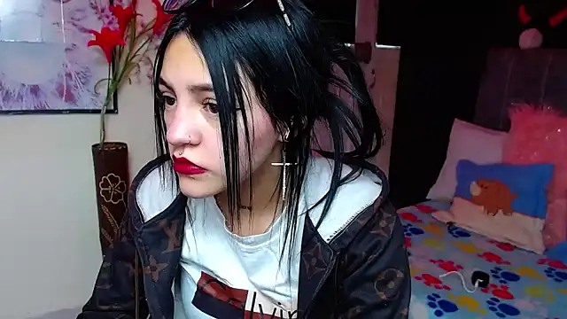 Violettasquirt online show from 11-20-25, 01:23