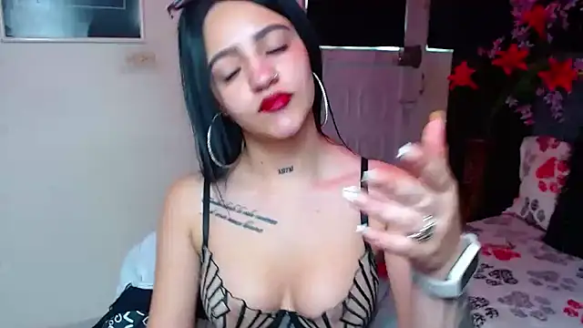 Violettasquirt online show from 12-15-25, 01:39