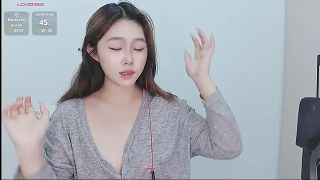 Hazel-11 online show from 02-27-25, 01:38