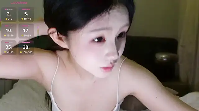 Snapshot of Hazel-11 chatting on 07-01-26, 02:17 Hazel-11 online show from 07-01-26, 02:17