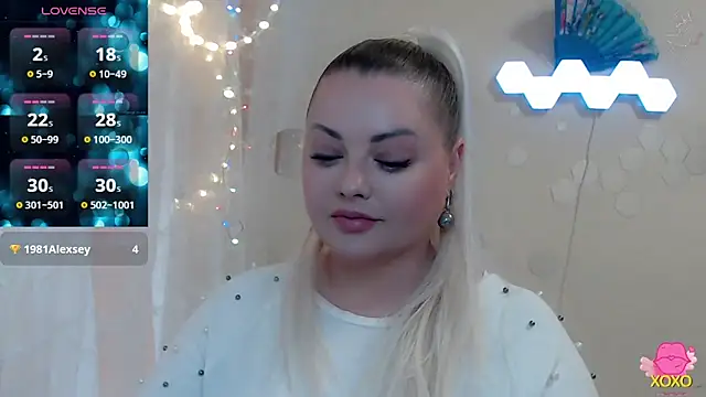 Snapshot of JewellKiss7 chatting on 05-16-26, 01:32 JewellKiss7 online show from 05-16-26, 01:32