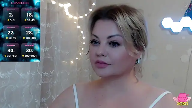 Snapshot of JewellKiss7 chatting on 05-27-26, 04:58 JewellKiss7 online show from 05-27-26, 04:58
