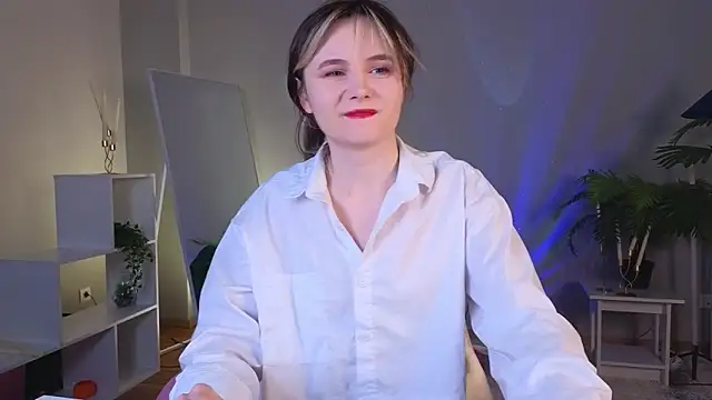 CiriRianonn online show from 11-28-25, 05:51