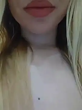 Snapshot of Linda_999 chatting on 03-20-25, 11:56 Linda 999 online show from 03-20-25, 11:56