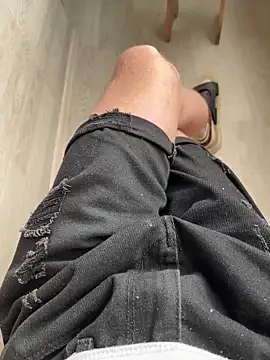 red red00 online show from 10-15-25, 12:02