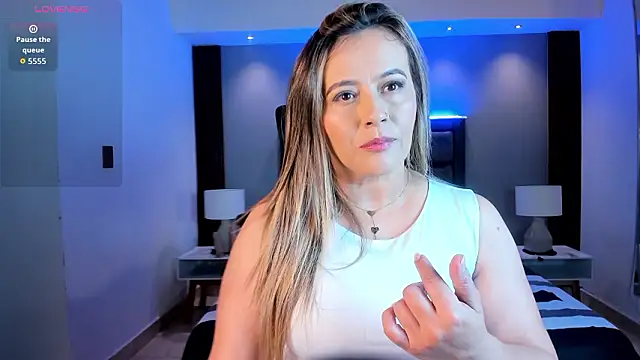 Snapshot of Susann_Ross chatting on 02-07-26, 10:45 Susann Ross online show from 02-07-26, 10:45