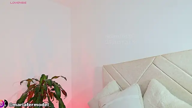 Mariafer05 online show from 05-26-26, 04:27