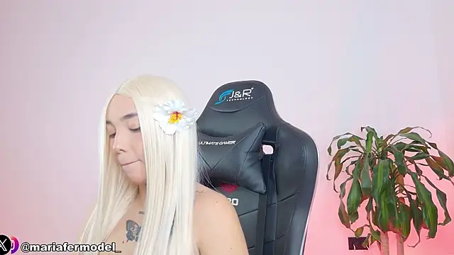 Mariafer05 online show from 04-13-26, 04:11