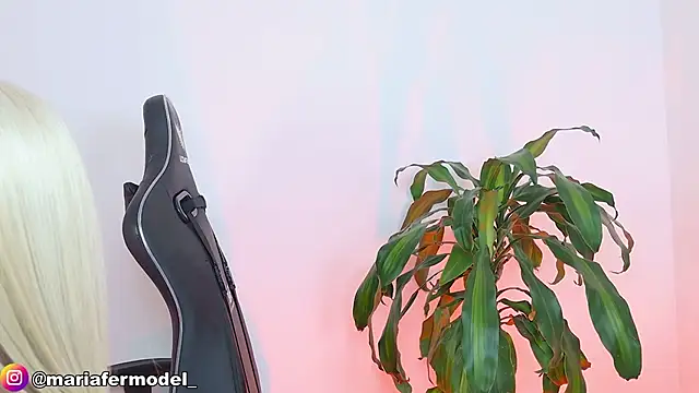 Mariafer05 online show from 03-04-26, 04:04