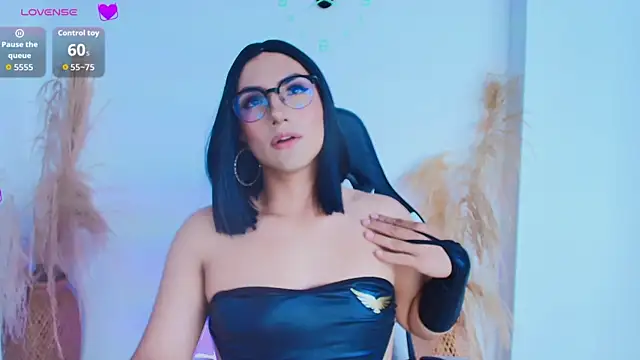 Snapshot of -Sofii_ chatting on 02-22-26, 08:43 -Sofii online show from 02-22-26, 08:43