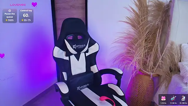 Snapshot of -Sofii_ chatting on 02-17-26, 08:28 -Sofii online show from 02-17-26, 08:28