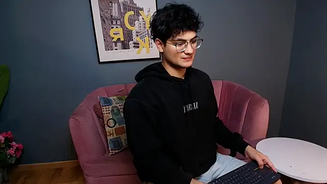 Snapshot of Mark_Evans1_ chatting on 03-12-25, 07:36 Mark Evans1  online show from 03-12-25, 07:36